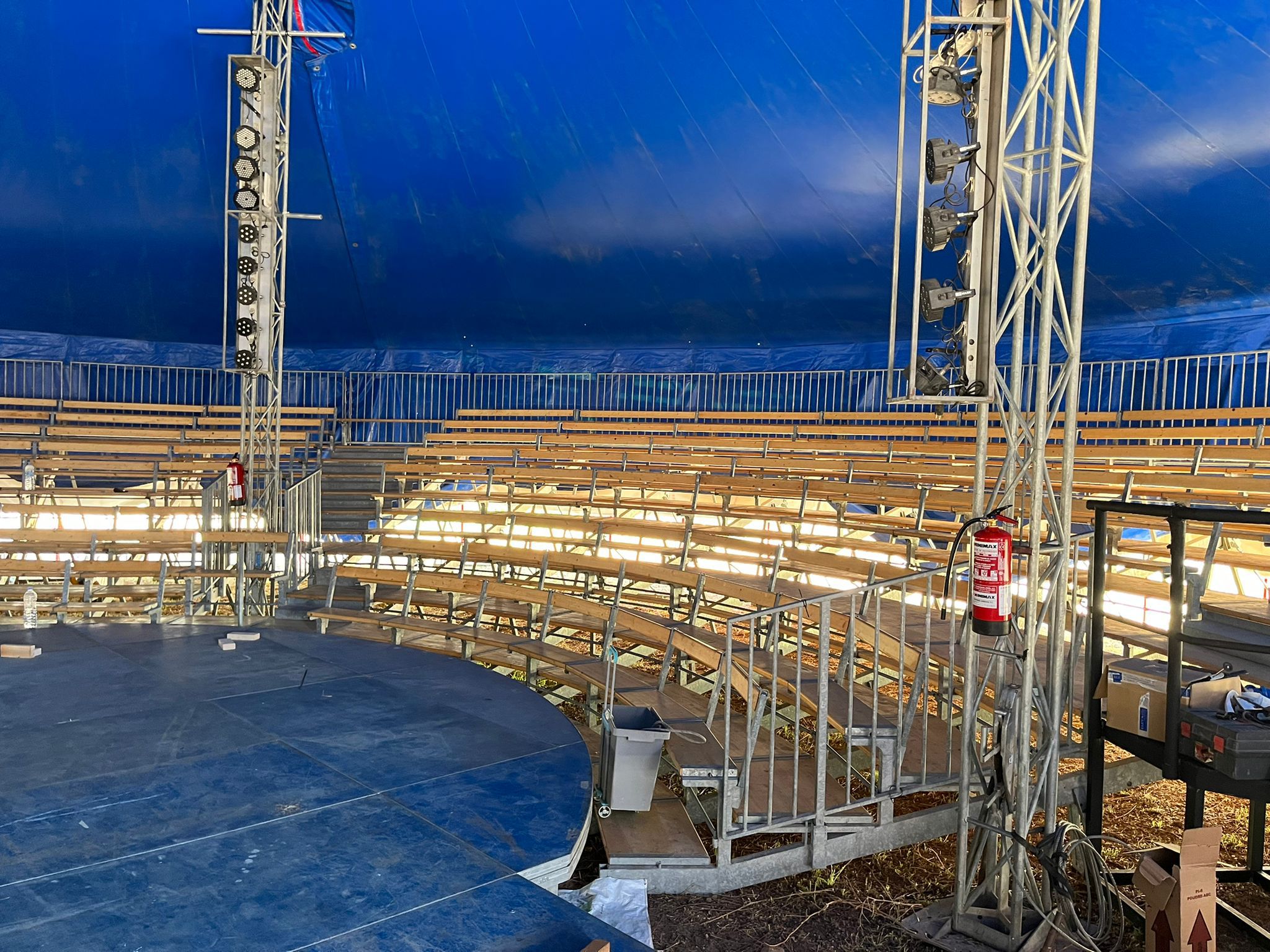 Gradas y tribuna modular